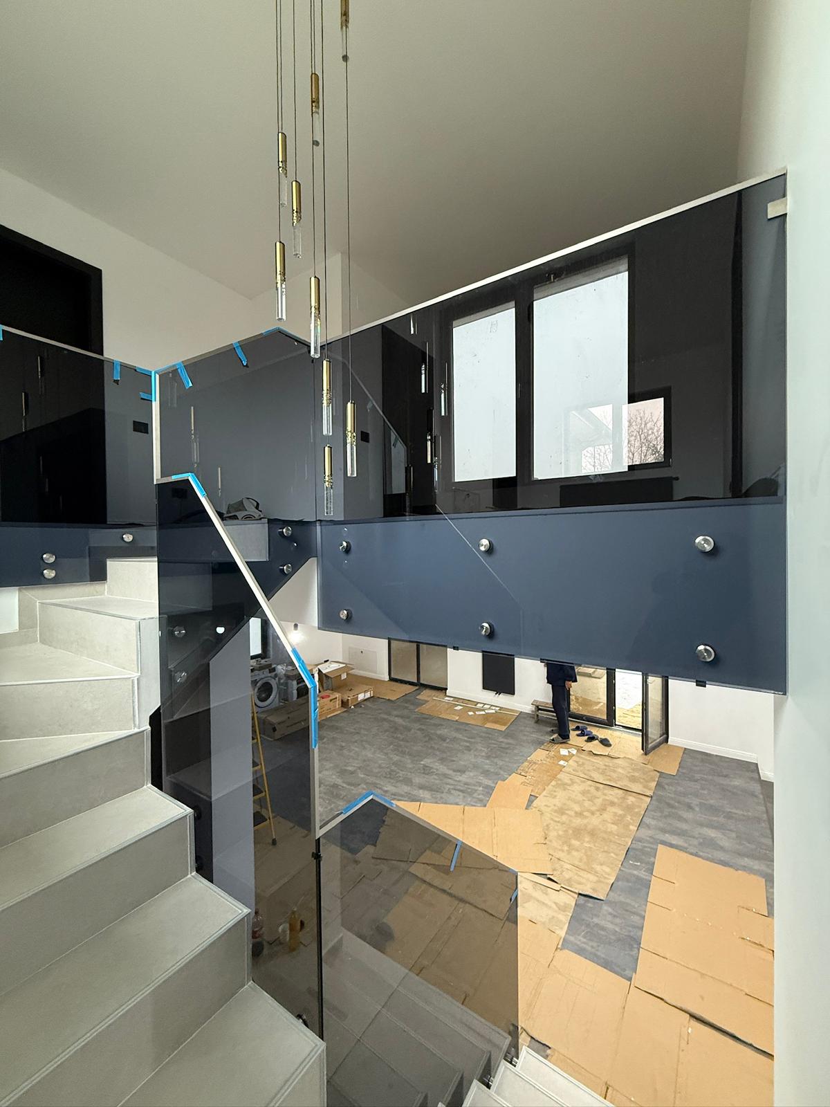 Montaj balustradă sticlă cu profil încastrat