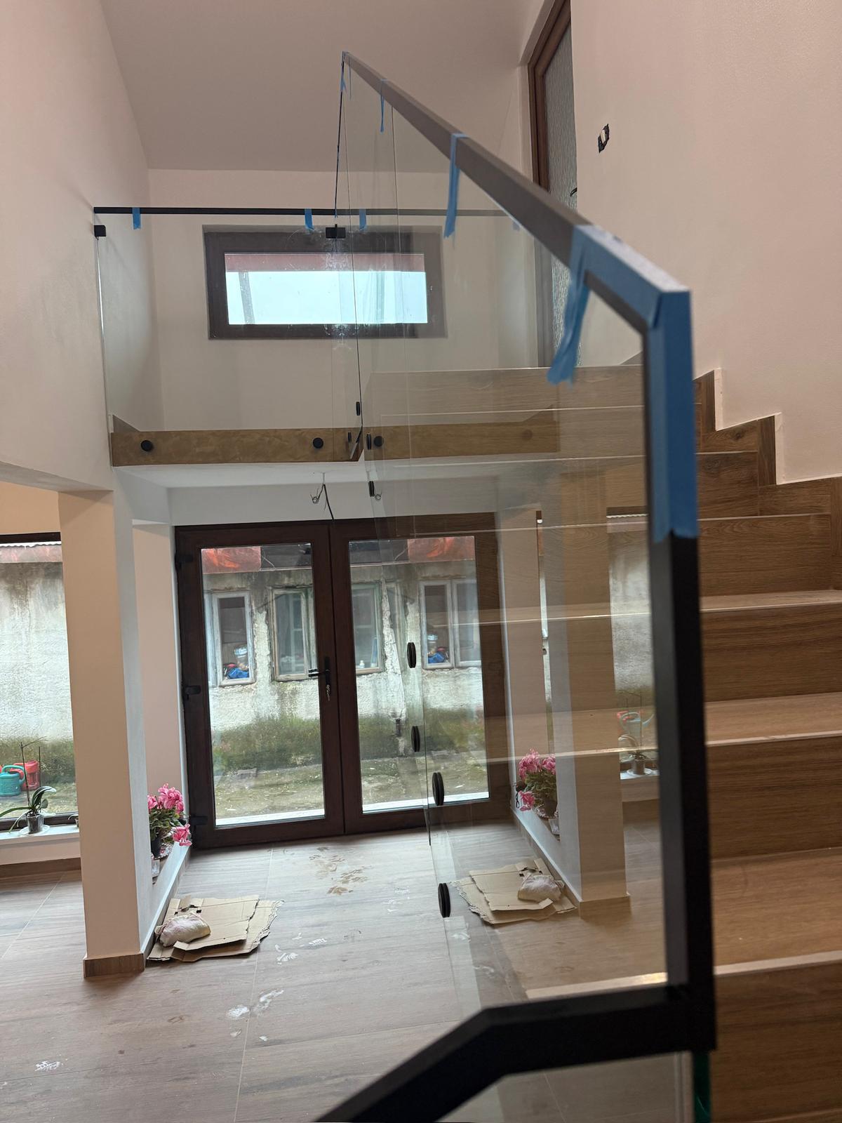 Montaj balustradă sticlă de Supremeglass