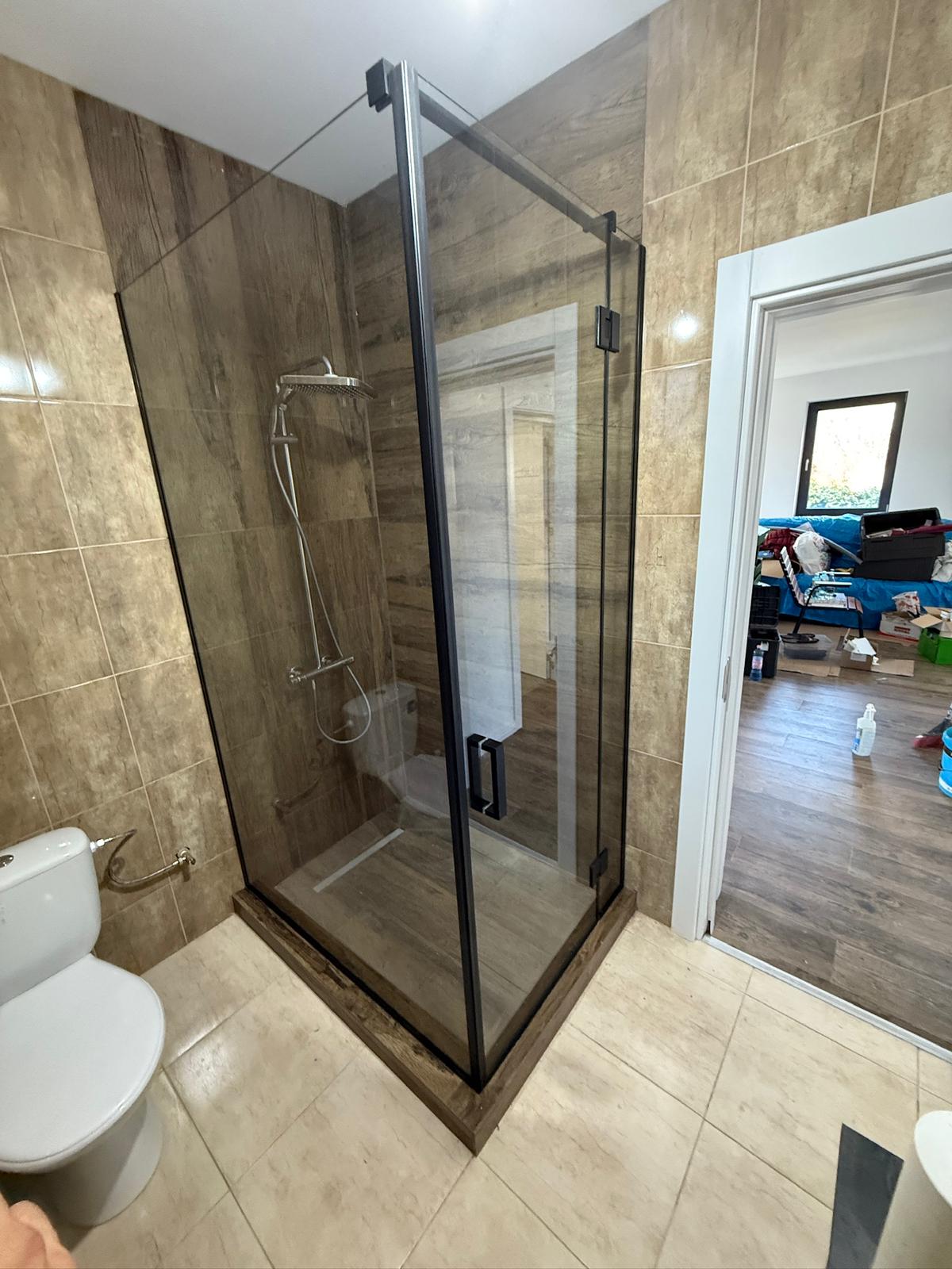 Cabină de duș cu semi-ramă walk-in