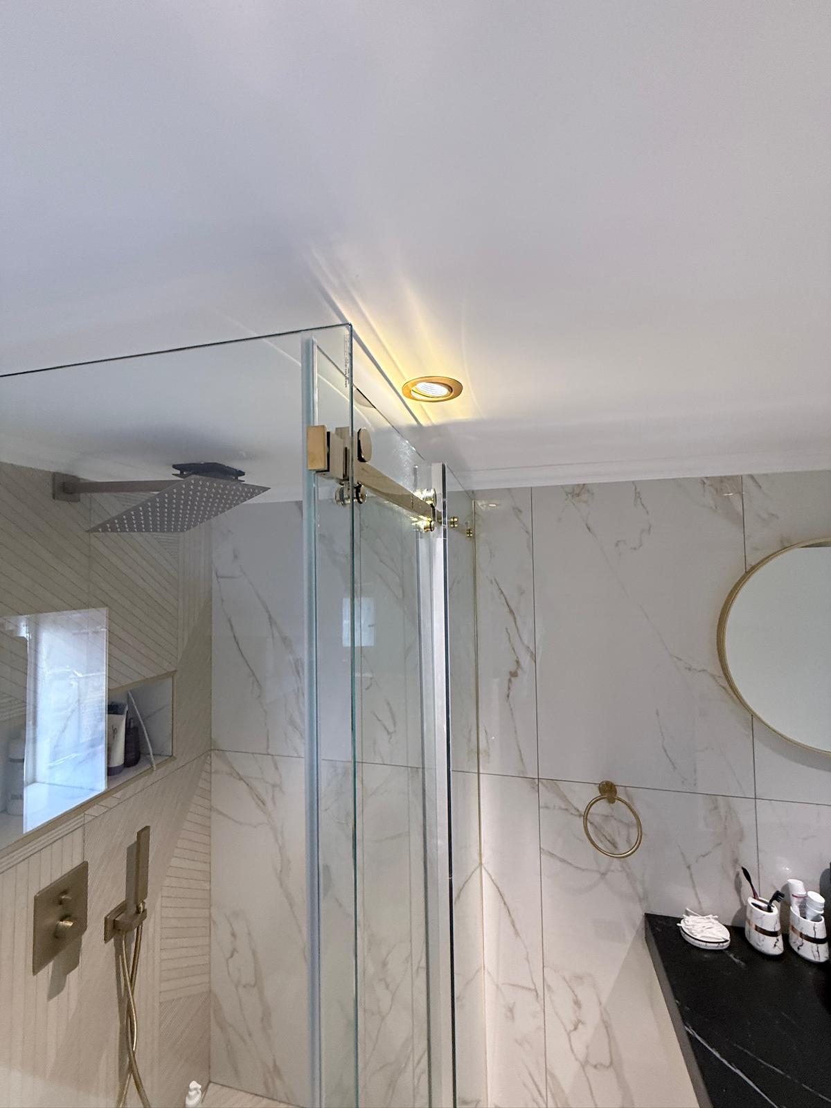 Cabină glisantă cu sticlă securizată 8mm